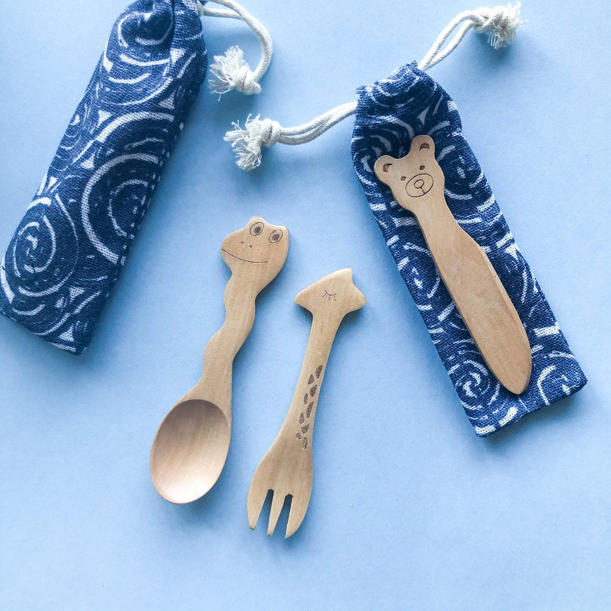 http://bewea.com/cdn/shop/products/smile-boutique-cutlery-children-s-bamboo-cutlery-set-travel-friendly-29833157148860_1200x1200.jpg?v=1650645341